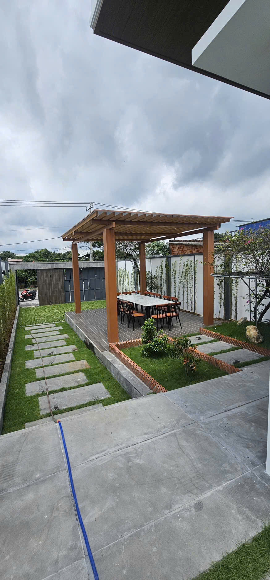 Bán nhà vườn đẹp- Mặt tiền đường Thạnh Thới- Cần Giờ